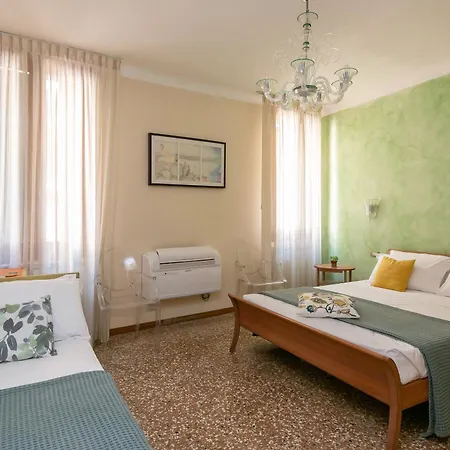 ゲストハウス Taverna San Lio